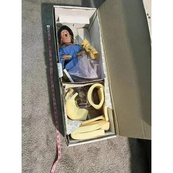 Franklin Mint Heirloom Scarecrow Porcelain Doll Wizard Of Oz With Papers - Picture 2 of 5